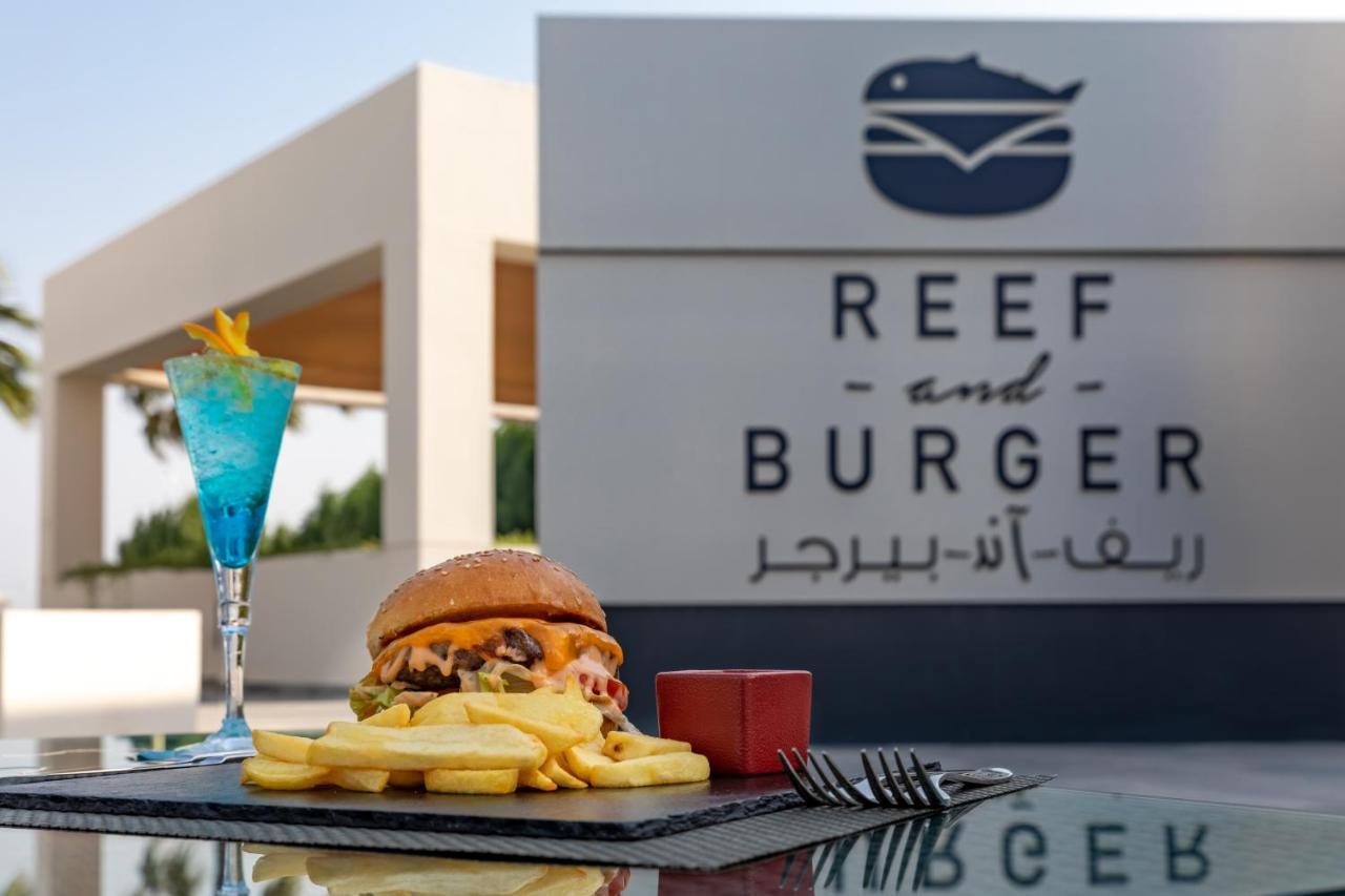 Sealine Beach, A Murwab Resort Muszajid Kültér fotó Reef Burger