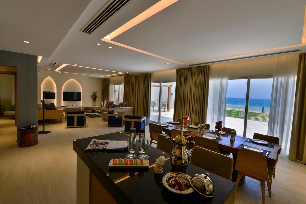 Sealine Beach, A Murwab Resort Muszajid Kültér fotó The interior of a suite at the Ritz-Carlton, Sharm El Sheikh